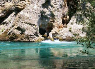 Ancient Roman Tombs and Their Inscriptions